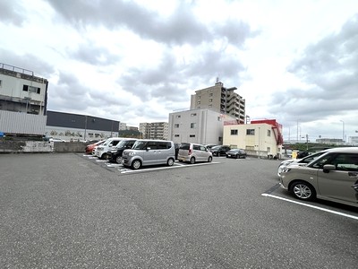 資さんうどん尻手店奥の駐車場